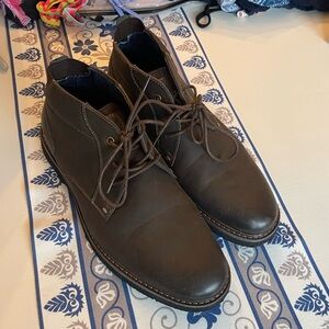 Men’s dressy/casual brown ankle boots by Nunn Bush